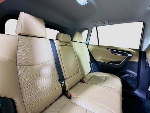 Used 2021 Toyota RAV4 Limited image 30