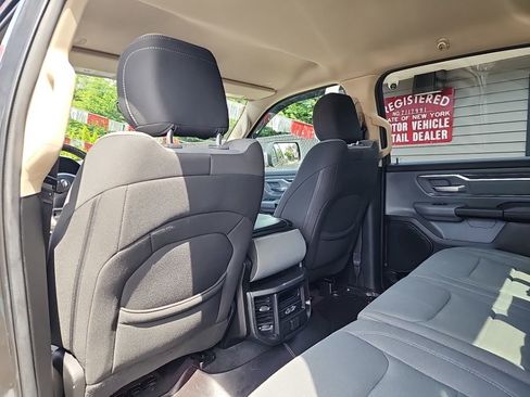 Used 2019 RAM 1500 Big Horn AWD/4WD image 36