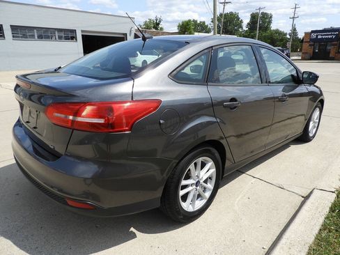 Used 2017 Ford Focus SE FWD image 8
