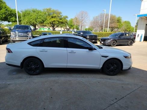 Used 2025 Honda Accord SE image 4