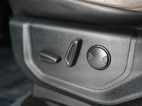 Used 2019 Ford F150 XLT w/ Equipment Group 302A Luxury AWD/4WD image 45