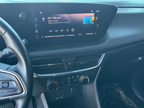 Used 2025 Buick Encore GX Preferred image 23