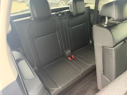 Used 2022 Volkswagen Tiguan SE FWD image 14