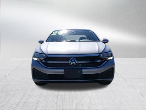 Used 2024 Volkswagen Jetta SE image 8