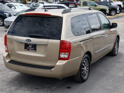 Used 2011 Kia Sedona EX w/ Luxury Pkg FWD image 14