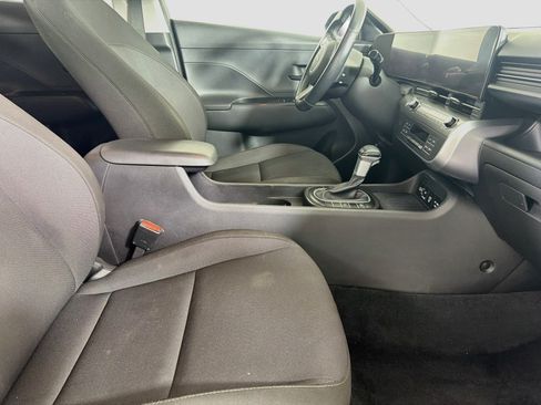 Used 2025 Hyundai Kona SEL FWD image 30