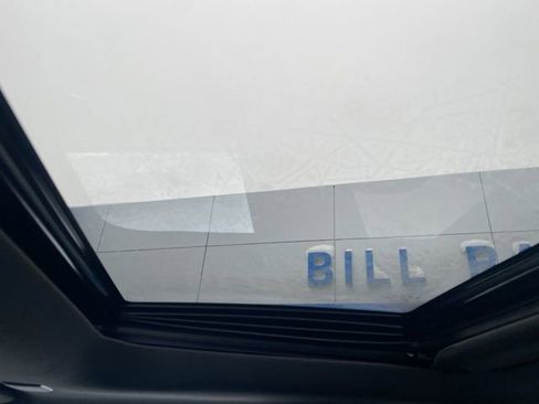 Used 2023 GMC Canyon Denali w/ Denali Black Edition image 17