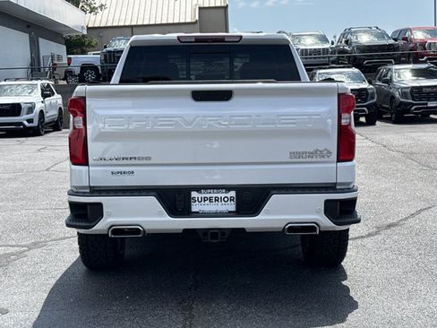 Used 2019 Chevrolet Silverado 1500 High Country w/ Technology Package AWD/4WD image 4