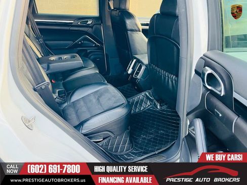 Used 2017 Porsche Cayenne Platinum Edition AWD/4WD image 34