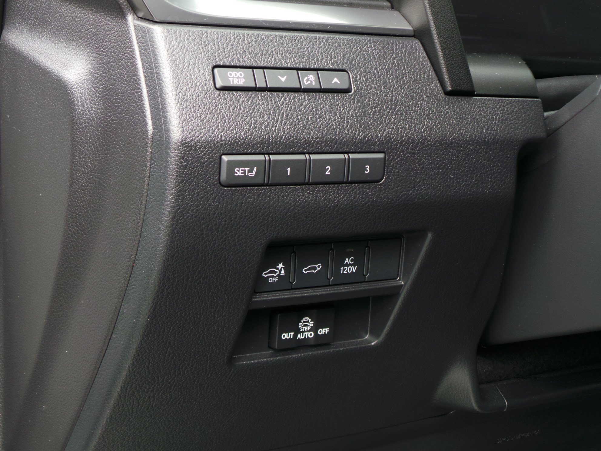 Used 2025 Lexus GX 550 w/ Accessory Package (2T) AWD/4WD image 35