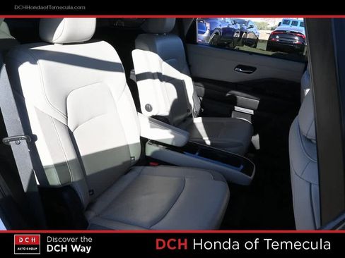 Used 2022 Nissan Pathfinder SL w/ SL Premium Package image 19