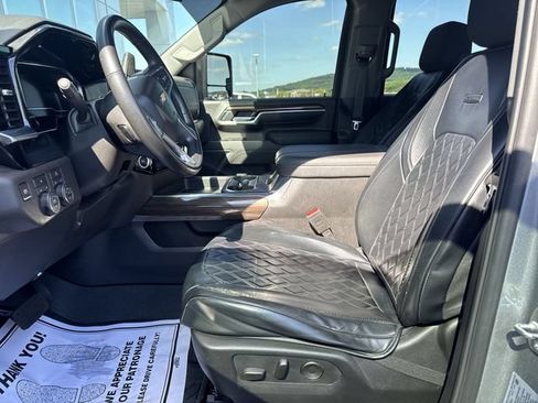 Used 2024 Chevrolet Silverado 2500 LT AWD/4WD image 11