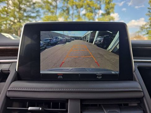 Used 2022 GMC Yukon XL SLE w/ Gmc Pro Safety Plus Package image 24