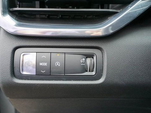 Used 2024 GMC Acadia Elevation image 17