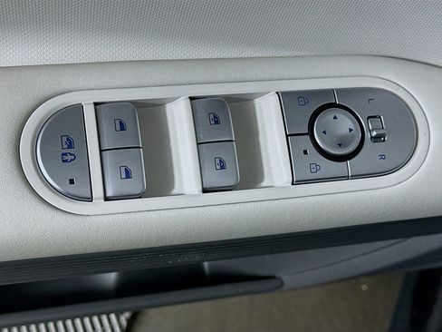 Used 2024 Hyundai Ioniq 5 SEL image 15