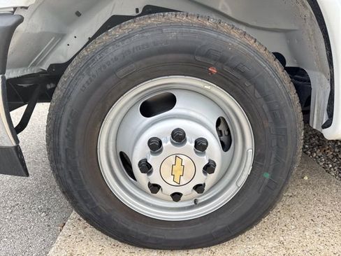 New 2024 Chevrolet Express 3500 Work Van w/ Power Convenience Package image 30