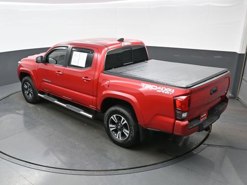 Used 2019 Toyota Tacoma TRD Sport image 36