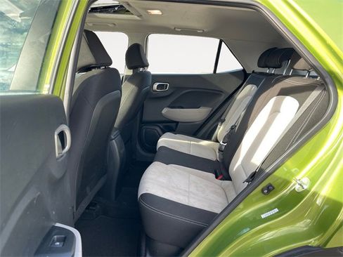 Used 2023 Hyundai Venue SEL w/ Cargo Package image 13