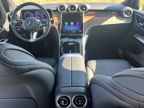 Used 2025 Mercedes-Benz GLC 300 4MATIC image 13