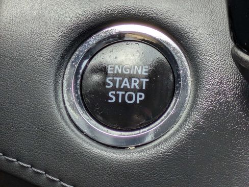Used 2022 Toyota Highlander LE FWD image 35