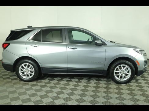 Used 2023 Chevrolet Equinox LT image 12