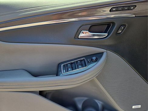 Used 2017 Chevrolet Impala Premier w/ Enhanced Convenience Package FWD image 12