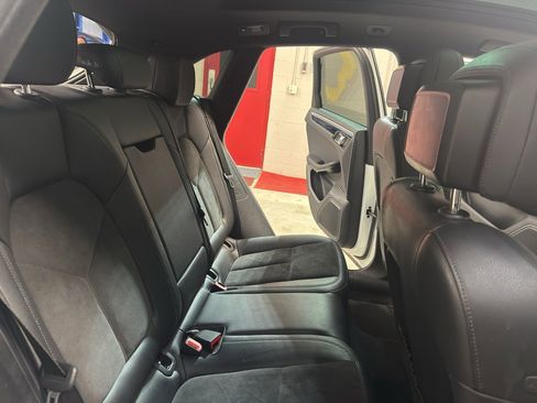Used 2017 Porsche Macan image 27