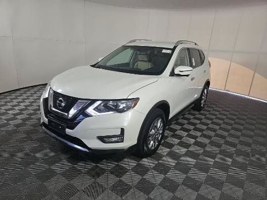 Used 2017 Nissan Rogue SV w/ SV Premium Package AWD/4WD image 1