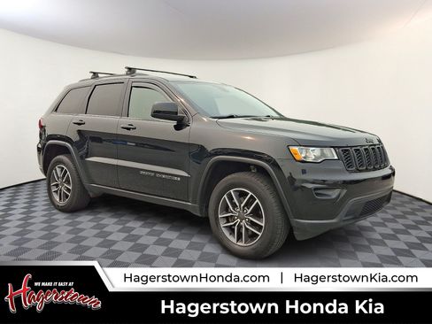 Used 2020 Jeep Grand Cherokee Laredo w/ Laredo X Package AWD/4WD image 1
