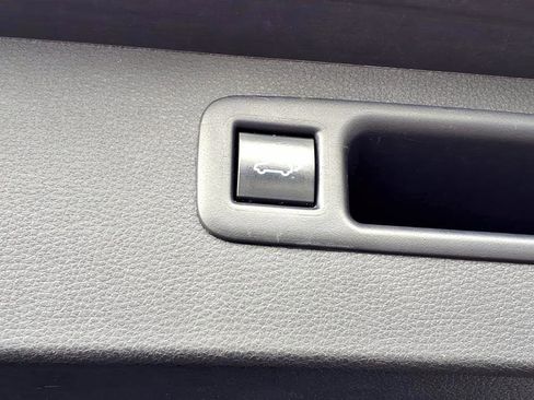 Certified 2023 Toyota Highlander L image 11