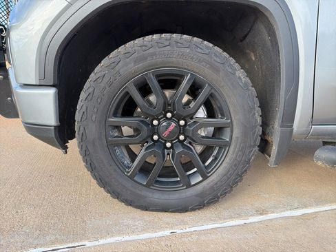 Used 2025 GMC Sierra 1500 Elevation image 11