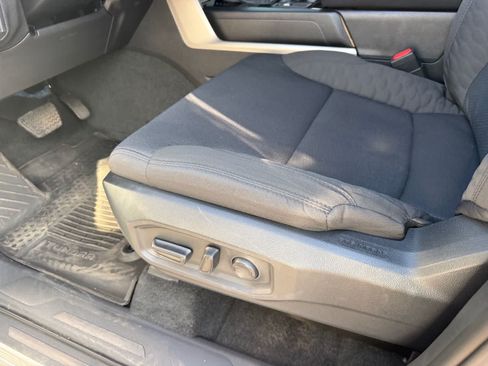 Used 2025 Toyota Tundra SR5 AWD/4WD image 17