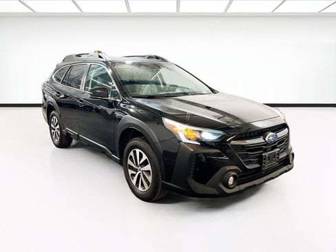 Used 2023 Subaru Outback Premium AWD/4WD image 3