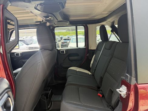 Used 2021 Jeep Wrangler Unlimited Sport AWD/4WD image 29