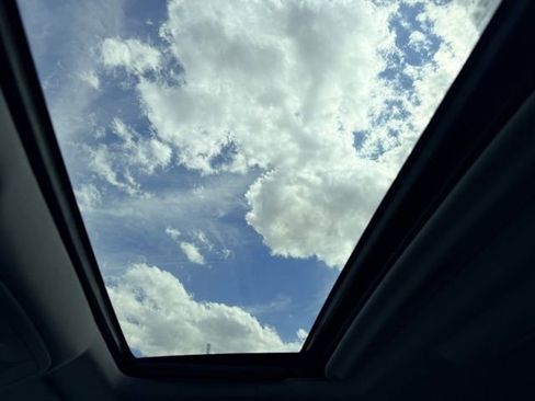 Used 2016 GMC Yukon XL SLT w/ Open Road Package image 32