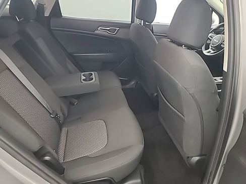 Used 2025 Kia Sportage LX image 17