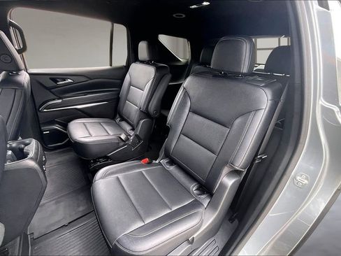 Used 2024 Chevrolet Traverse LT w/ Enhanced Driving Package FWD image 21