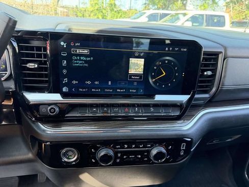 Used 2024 Chevrolet Silverado 1500 RST AWD/4WD image 27