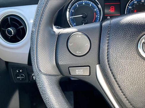 Used 2018 Toyota Corolla LE image 21