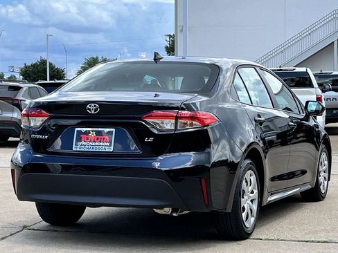 Used 2026 Toyota Corolla LE FWD image 4