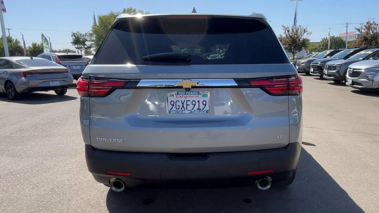 Used 2023 Chevrolet Traverse LT w/ LPO, Cargo Package FWD image 6
