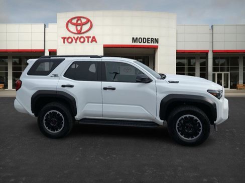 Certified 2025 Toyota 4Runner TRD Off-Road image 4