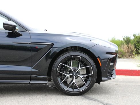 Used 2022 Aston Martin DBX AWD/4WD image 24