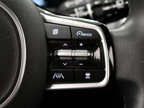 Certified 2023 Kia Sorento SX image 22