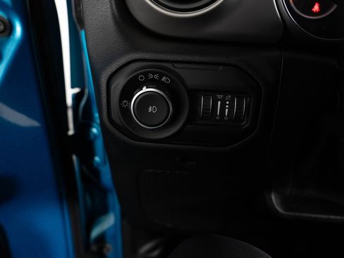 Used 2020 Jeep Wrangler Sport AWD/4WD image 33