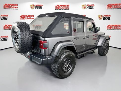 Used 2020 Jeep Wrangler Unlimited Sahara AWD/4WD image 15
