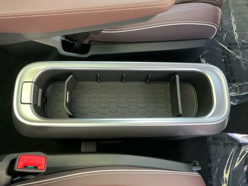 New 2025 Volkswagen ID. Buzz Pro S Plus AWD/4WD image 19
