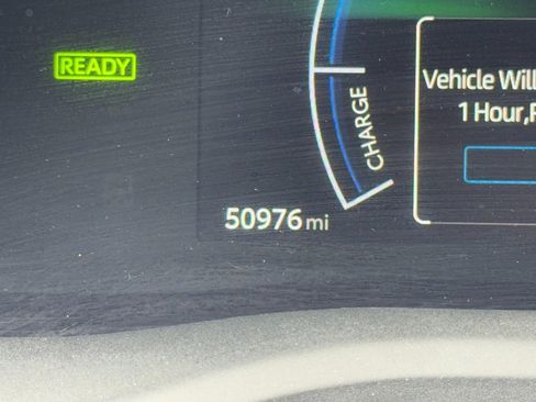 Used 2025 Toyota Camry LE image 18