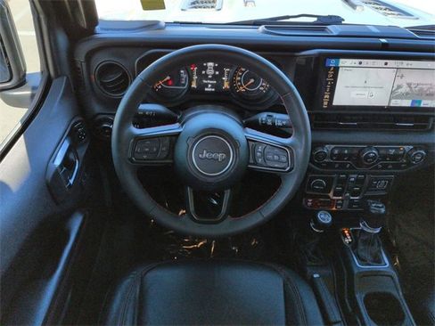 Used 2024 Jeep Wrangler Unlimited Rubicon image 16