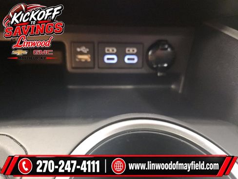 Used 2023 Toyota Highlander LE AWD/4WD image 25